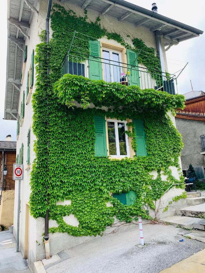 Schone Wohnung In Sierre Exteriér fotografie